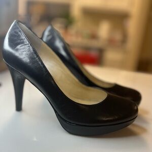 Marc Fisher Sydney Platform Heals - Size 6 - Black
